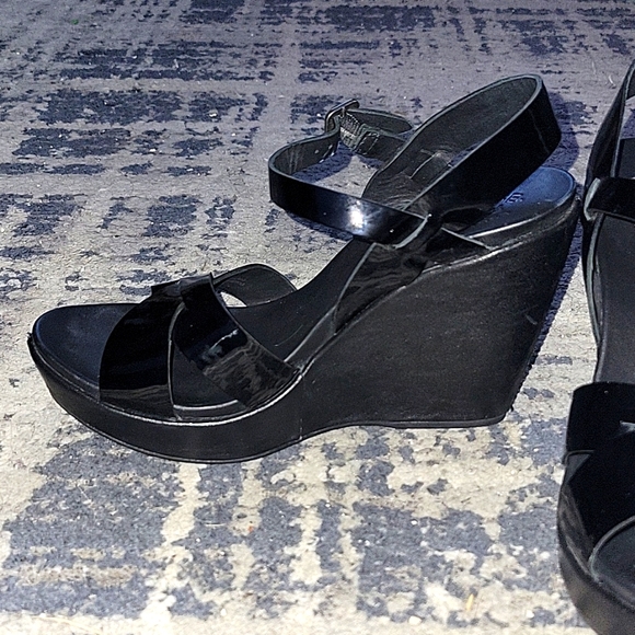 Kork-Ease Patent Leather Wedge Sandal - Picture 3 of 10